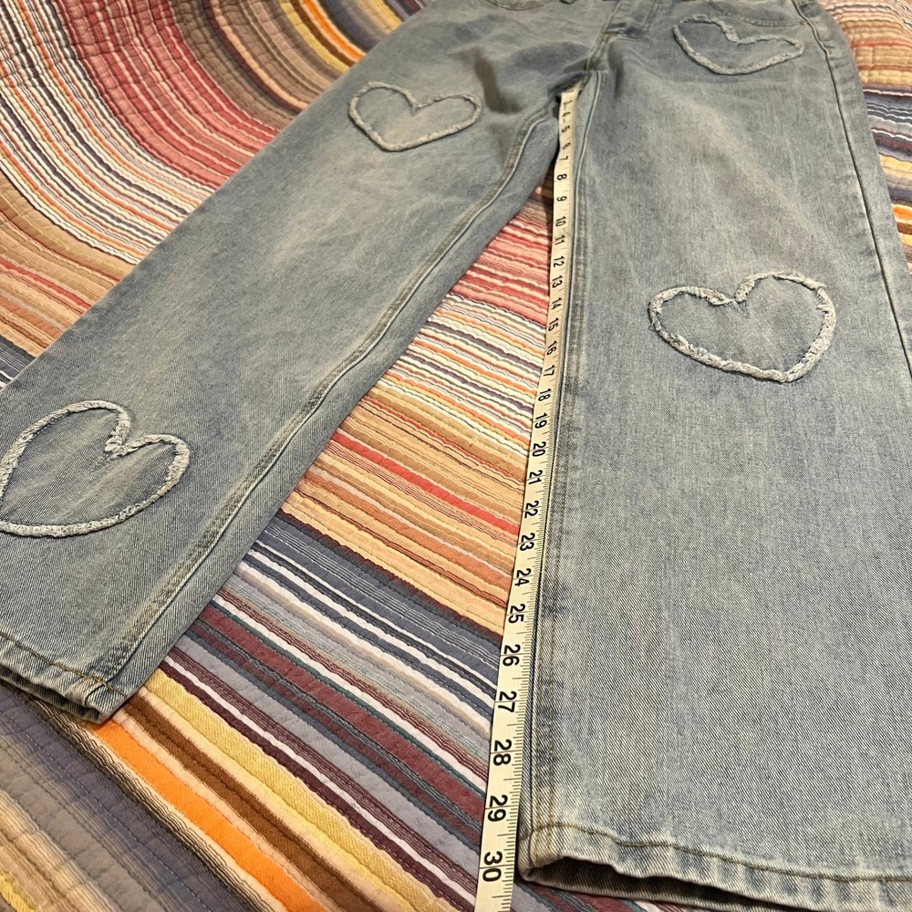 Cali 1850 Women Light Wash Distressed Heart Pocket Jeans Size 5 27 - Picture 5 of 7
